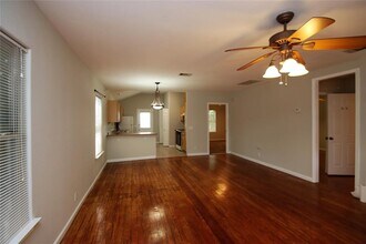 101 Franklin Blvd in Austin, TX - Building Photo - Building Photo