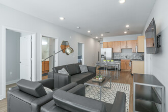 Lancaster Apartments in Champaign, IL - Building Photo - Interior Photo