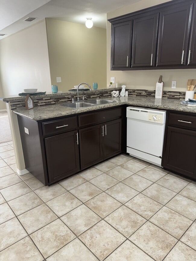 Villas De Nolana in McAllen, TX - Foto de edificio - Building Photo