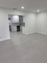 9743 Saddlebrook Dr in Boca Raton, FL - Foto de edificio - Building Photo