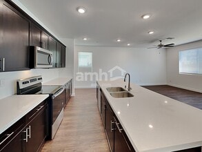 3320 Blodwen St in Las Vegas, NV - Building Photo - Building Photo