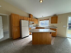 63213 Wishing Well Ln in Bend, OR - Building Photo - Building Photo