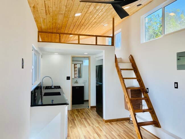 2715 Alta St in Los Angeles, CA - Building Photo - Building Photo