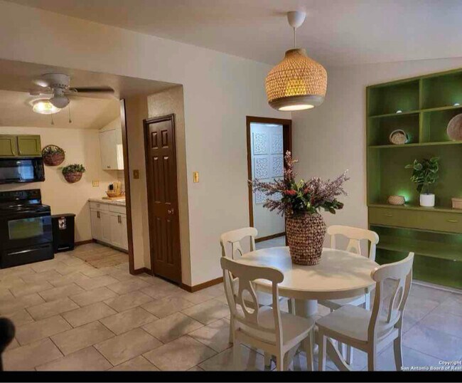 587 Overhill Dr-Unit -1 in San Antonio, TX - Building Photo - Building Photo