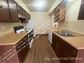 11101 NW Player Dr in Parkville, MO - Building Photo - Building Photo