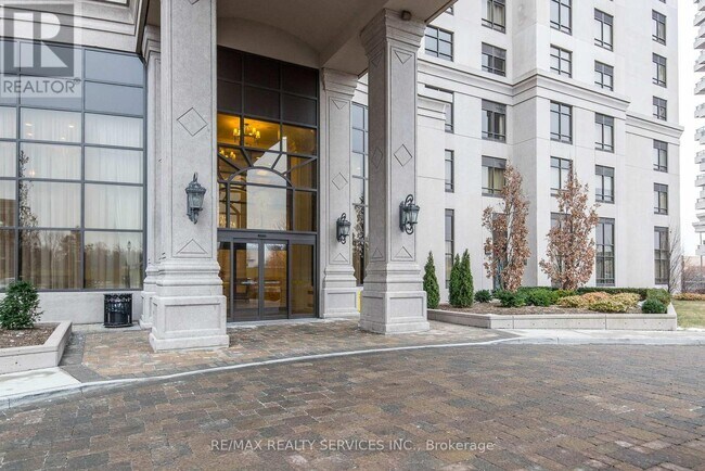 9245 Jane St in Vaughan, ON - Building Photo - Building Photo