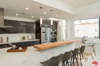 6685 W Daychar Dr in Los Angeles, CA - Building Photo - Building Photo