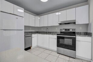340 NW 19th St in Boca Raton, FL - Building Photo