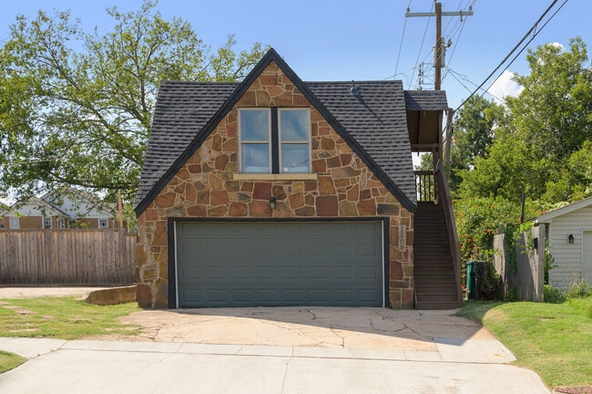 property at 1509 N Everest Ave