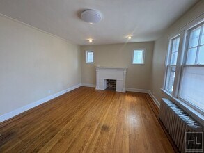 126 Park Hill Ave in Yonkers, NY - Building Photo - Building Photo