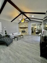 506 Balboa Dr in Universal City, TX - Building Photo - Building Photo
