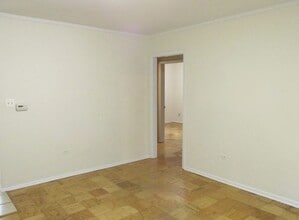 91 W Crystal Lake Ave, Unit 2S in Crystal Lake, IL - Building Photo - Building Photo