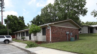 Forest Meadows East in Jacksonville, FL - Building Photo - Building Photo