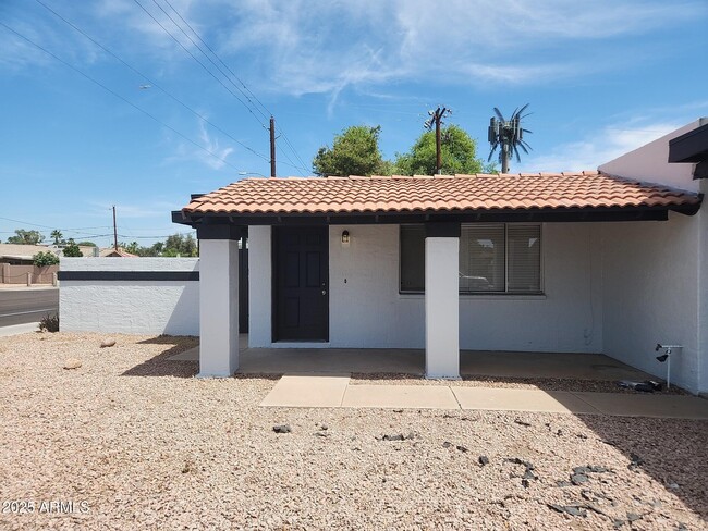 property at 850 W 9th St