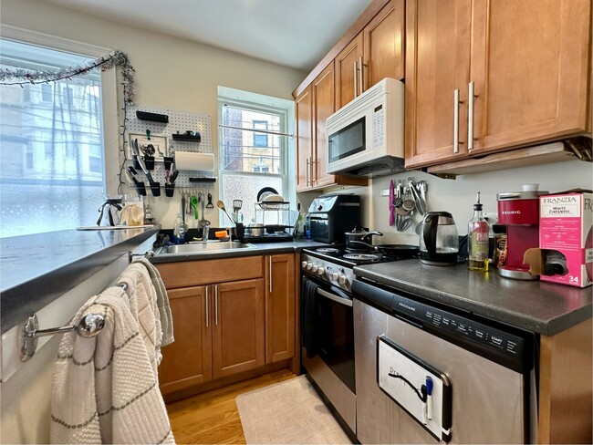 836 Huntington Ave, Unit 1 in Boston, MA - Building Photo - Building Photo