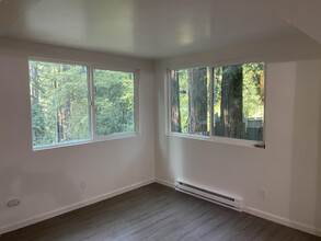 17342 Park Ave, Unit 17342 Park Ave. Studio in Guerneville, CA - Building Photo - Building Photo