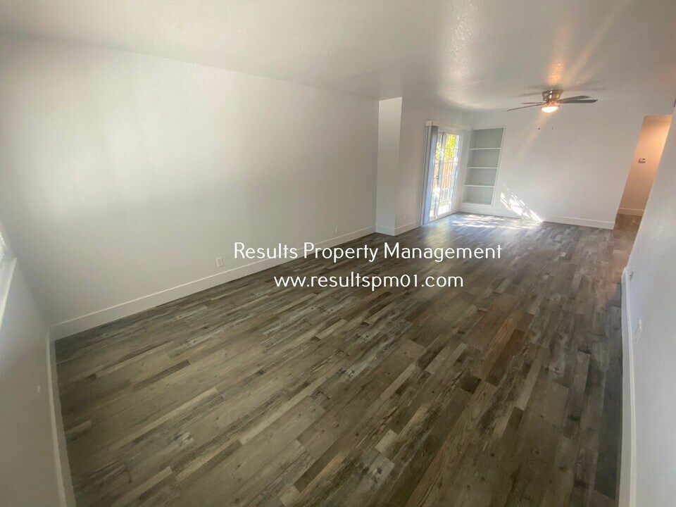 7865 Mariposa Ave in Citrus Heights, CA - Foto de edificio