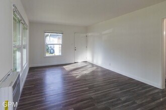 1614 N Hollywood Way in Burbank, CA - Building Photo - Building Photo