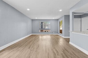 17202 Imperial Valley Dr in Houston, TX - Building Photo