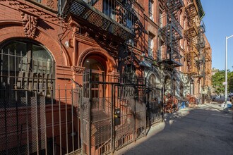 368 W 127th St in New York, NY - Building Photo - Building Photo