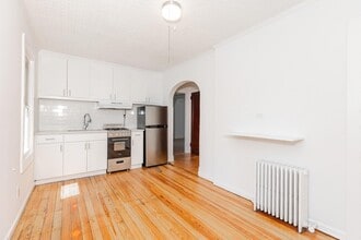17 S Pk Ave in Bay Shore, NY - Building Photo - Building Photo