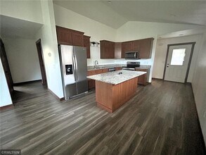 1775 Aspen Ct in New Richmond, WI - Building Photo - Building Photo