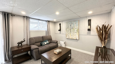 679 Central Park Blvd N in Oshawa, ON - Building Photo - Building Photo