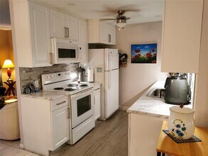 4010 Swansea Crescent in Deerfield Beach, FL - Building Photo - Building Photo