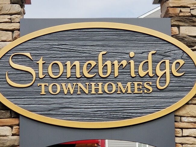 Stonebridge Townhomes in Bridgeport, WV - Foto de edificio - Building Photo
