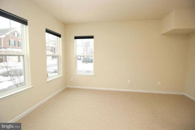 25504 Feltre Terrace in Chantilly, VA - Building Photo - Building Photo