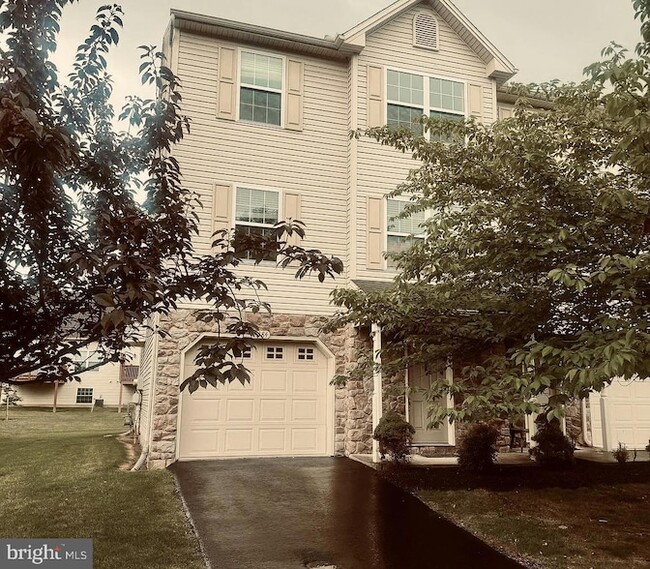 property at 184 Mapleton Dr
