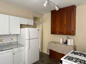 352 Shiloh St, Unit 2 in Cincinnati, OH - Foto de edificio - Building Photo