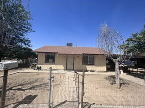 200 Browning Rd in Mc Farland, CA - Building Photo - Building Photo