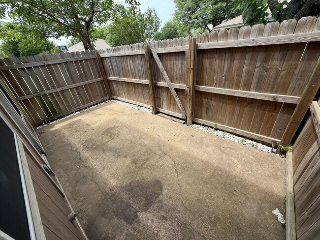 property at 1610 Sun Valley Dr