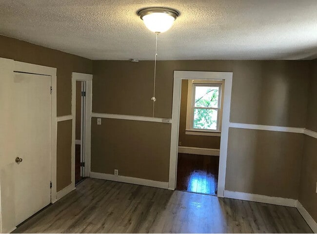 3 Hanover St, Unit 2R Housemates in Westfield, MA - Building Photo - Building Photo