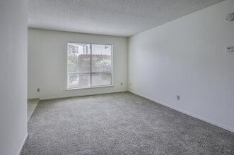 Arden Oaks Apartment in Carmichael, CA - Building Photo - Interior Photo