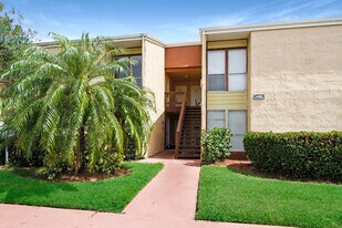 3461 Clark Rd in Sarasota, FL - Building Photo