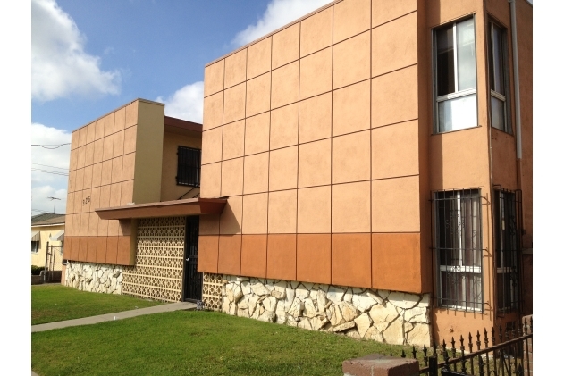 925 Larch St in Inglewood, CA - Building Photo