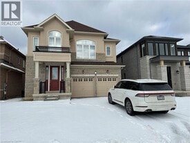 35 Morrison Dr in Ancaster, ON - Building Photo