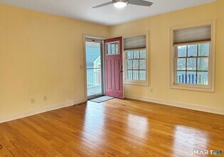 8 Woodside Ave in Seymour, CT - Building Photo - Building Photo