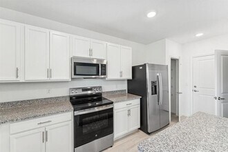 5085 Armina Pl in Fort Pierce, FL - Foto de edificio - Building Photo