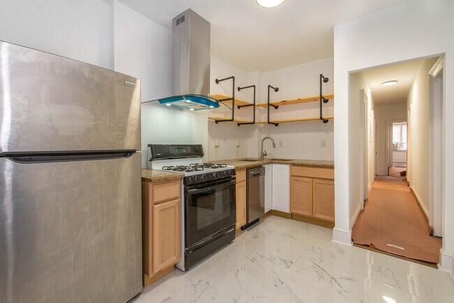 246 Main St, Unit Apt #1