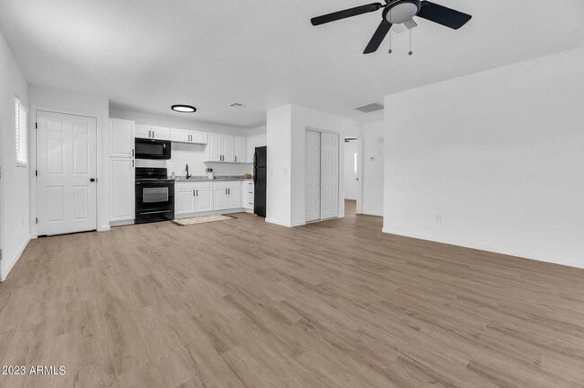 property at 1505 W McKinley St