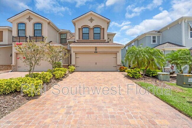 property at 5025 Skyview Ln
