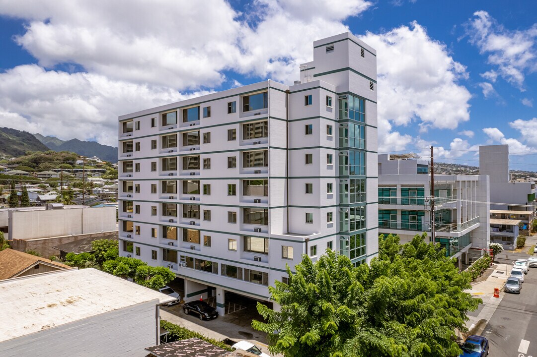 Artesian Vista in Honolulu, HI - Building Photo