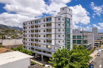 Artesian Vista in Honolulu, HI - Building Photo - Primary Photo