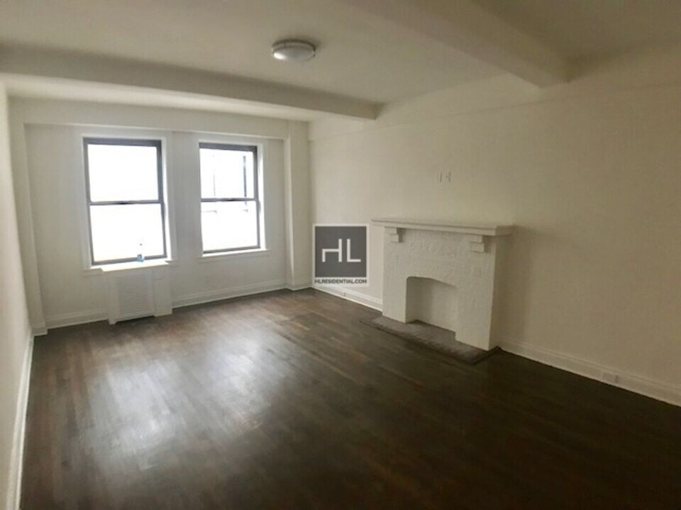 WEST 55 STREET in New York, NY - Building Photo