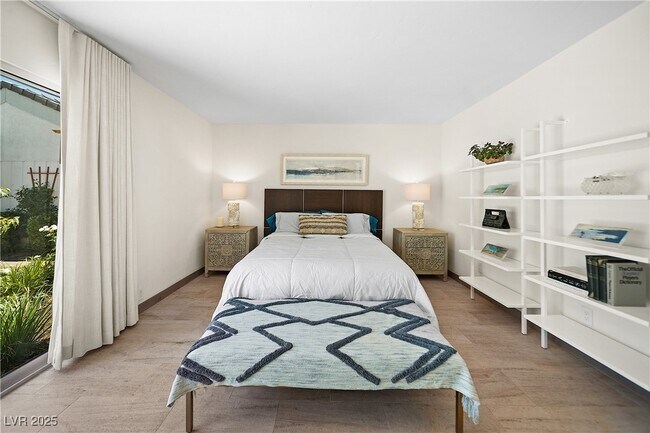 3027 Bel Air Dr in Las Vegas, NV - Building Photo - Building Photo