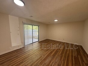 5233 Ridge Forest Dr in Stone Mountain, GA - Building Photo - Building Photo