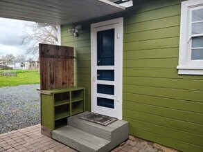 1660 Jennings Ave in Santa Rosa, CA - Building Photo - Building Photo